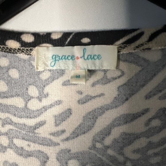 Grace & Lace Medium Lightweight Open Front Cardigan Black Cream, Pockets - Picture 4 of 5